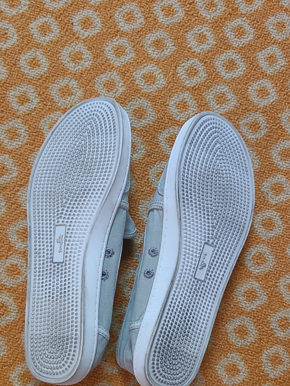 Sage Green Sanuks 8.5 Good Shape - Picture 3 of 3
